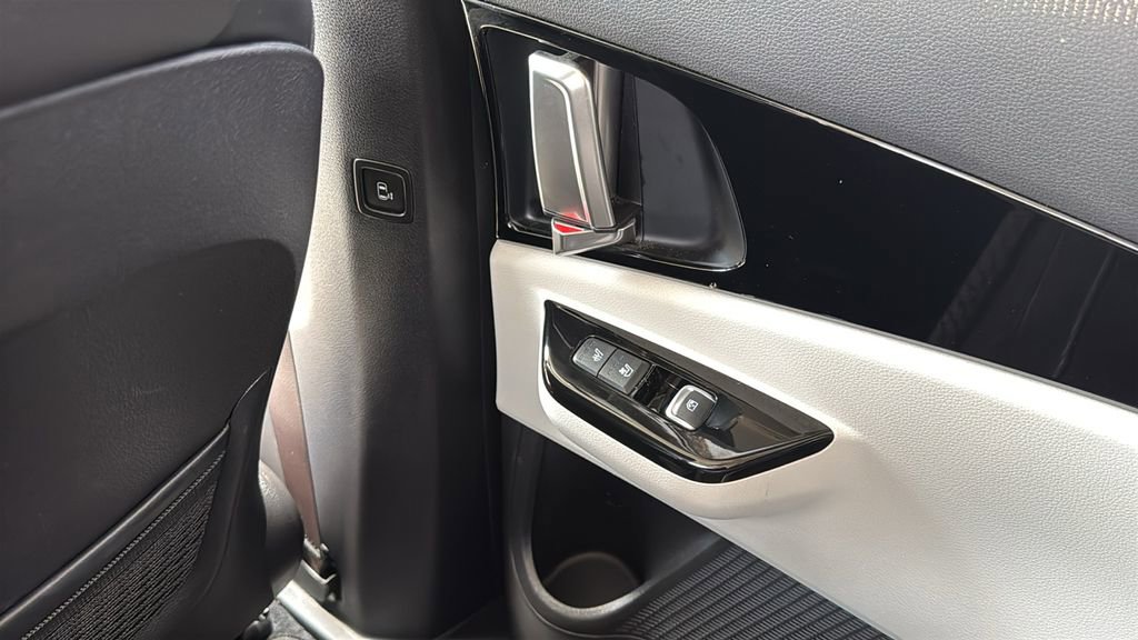 Used 2024 Kia Carnival SX Prestige FWD image 20