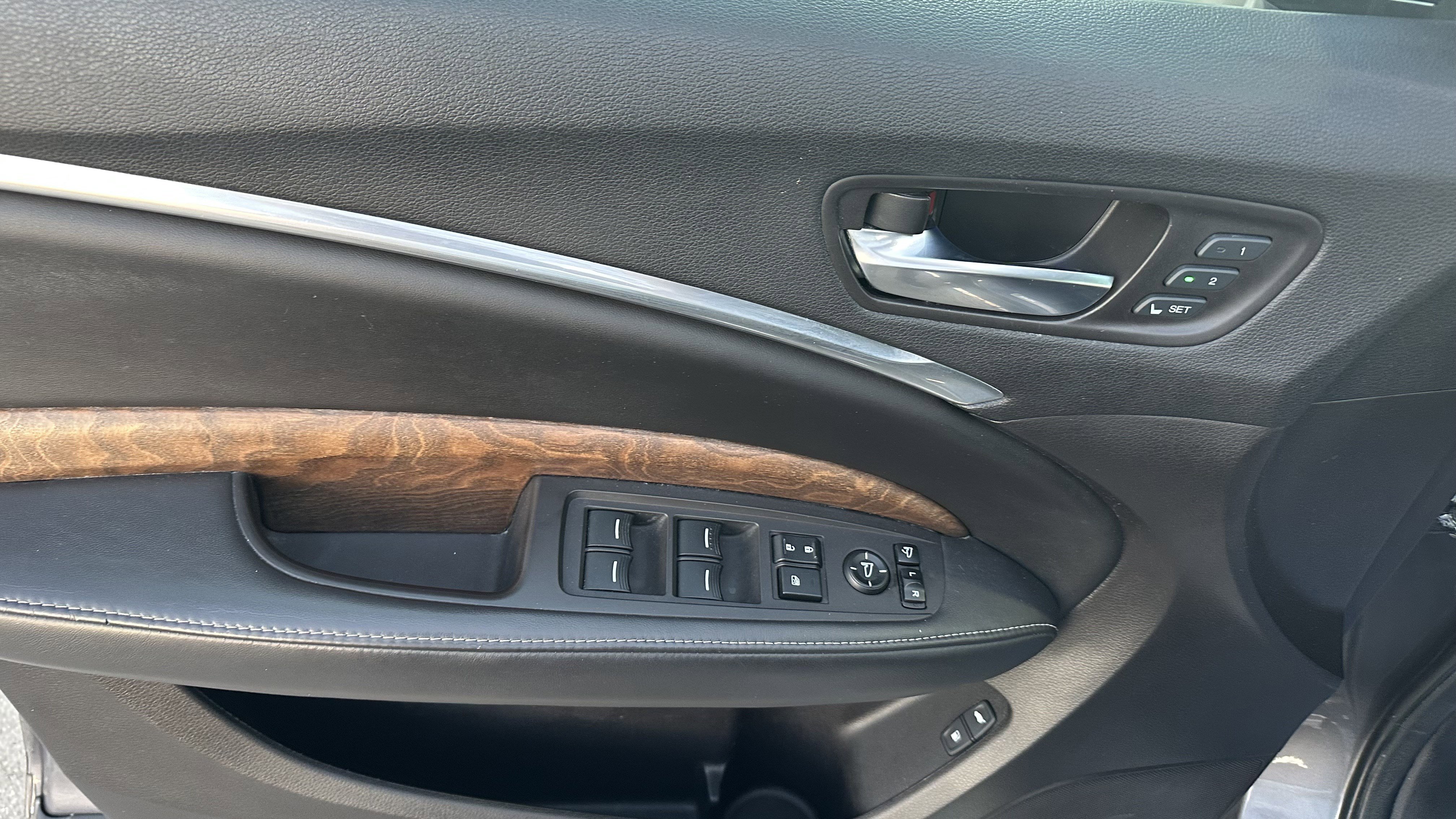 Used 2018 Acura MDX SH-AWD w/ Advance Package image 19