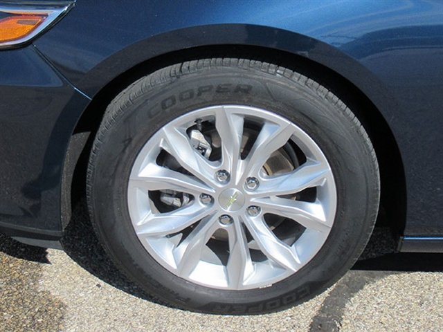 Used 2021 Chevrolet Malibu LT FWD image 11