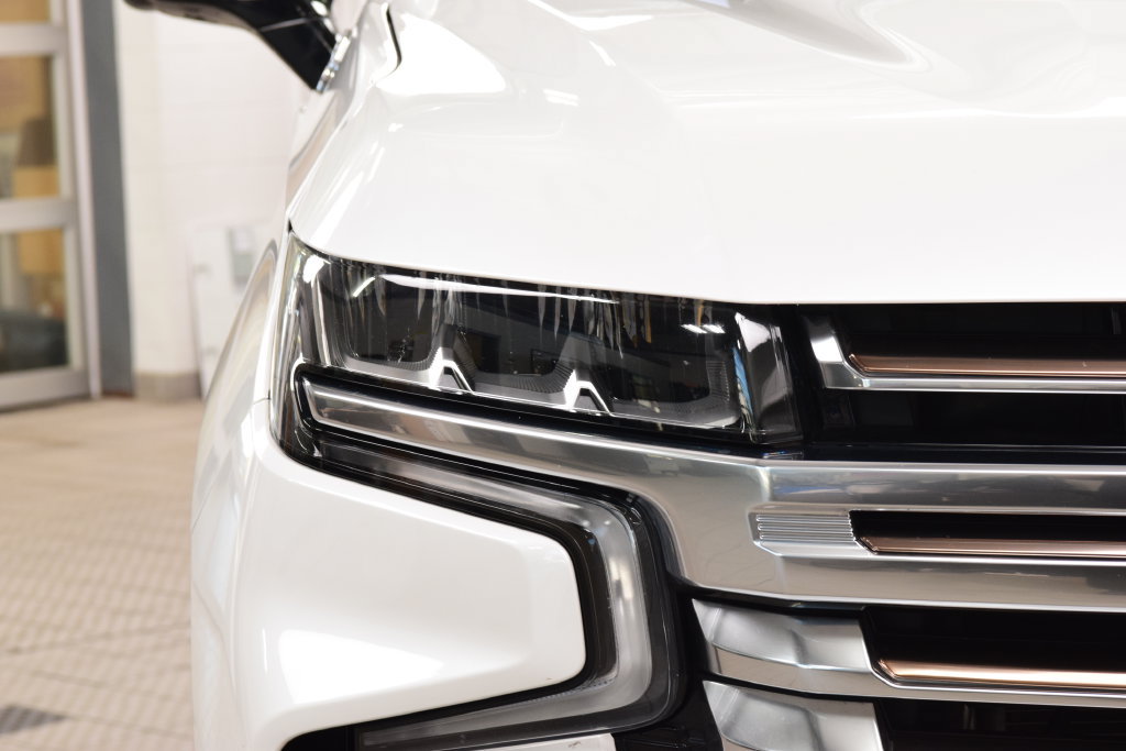 Used 2023 Chevrolet Tahoe High Country AWD/4WD image 12