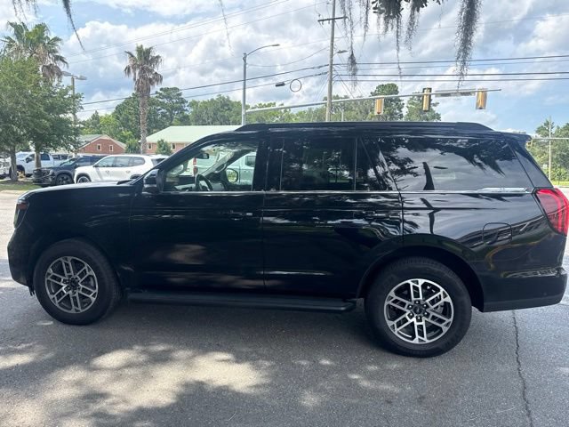 Used 2025 Ford Expedition Active RWD image 12
