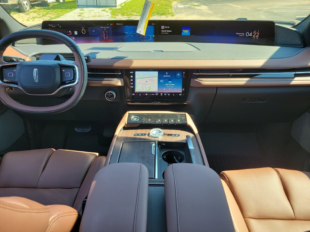 New 2026 Lincoln Navigator L Reserve AWD/4WD image 11
