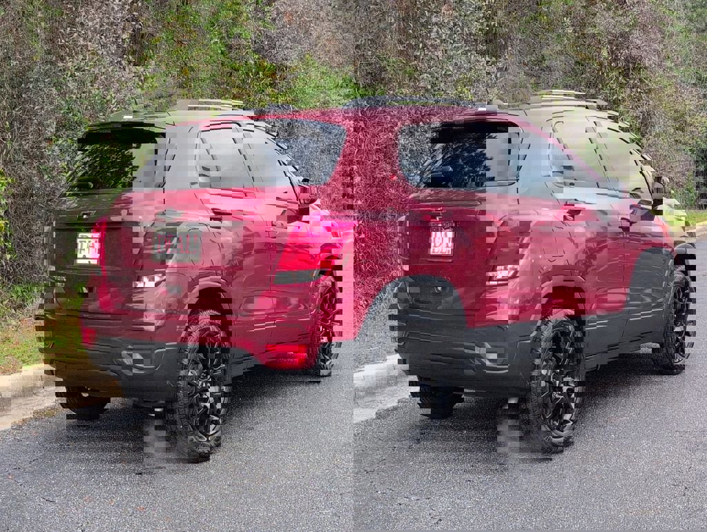 Certified 2022 Chevrolet Trax LT w/ Sport Edition image 3