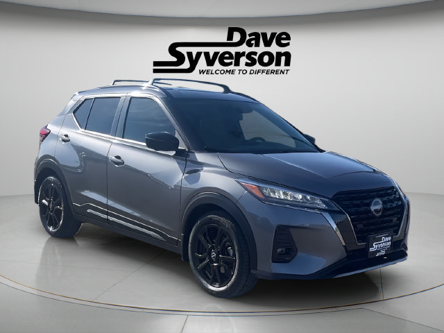 Used 2023 Nissan Kicks SR w/ SR Premium Package FWD image 7
