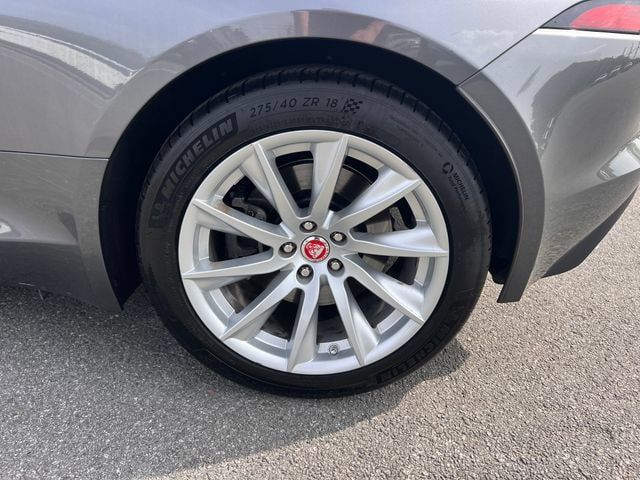 Used 2019 Jaguar F-TYPE Convertible RWD image 31
