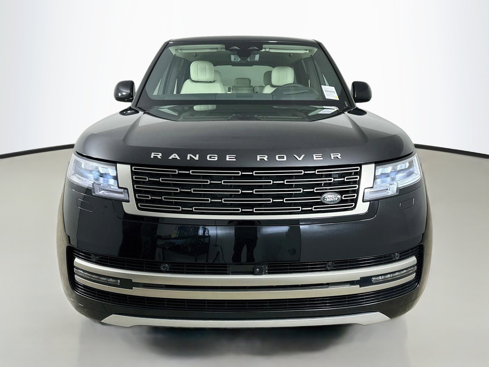 New 2027 Land Rover Range Rover Long Wheelbase SE AWD/4WD image 2