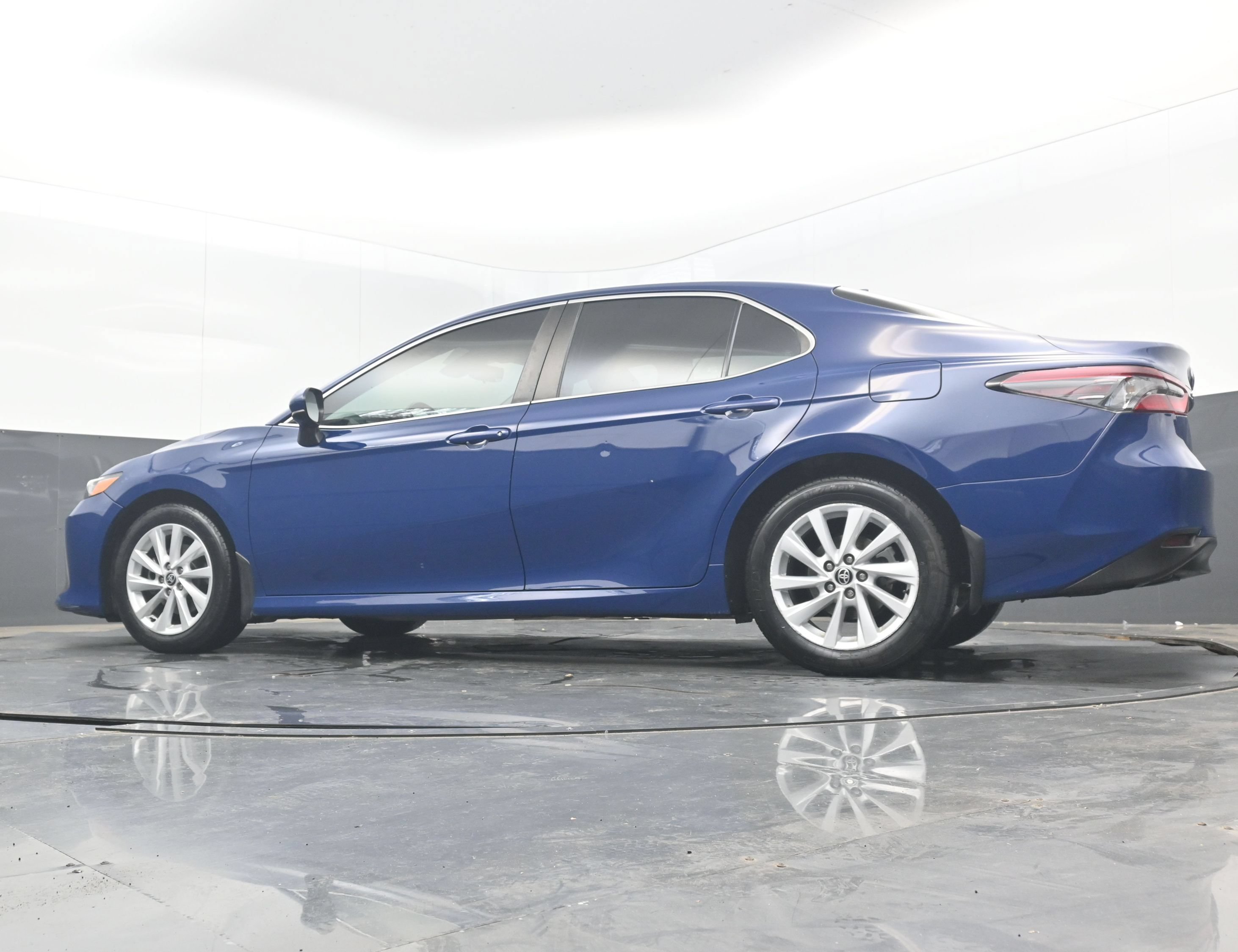 Used 2023 Toyota Camry LE FWD image 29