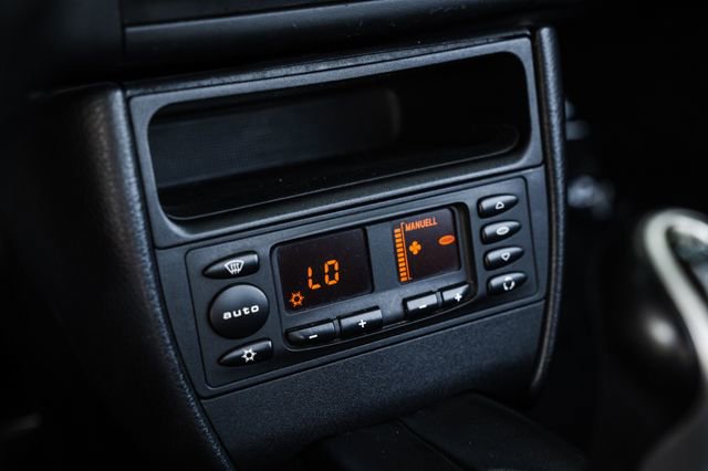 Used 2002 Porsche Boxster image 16