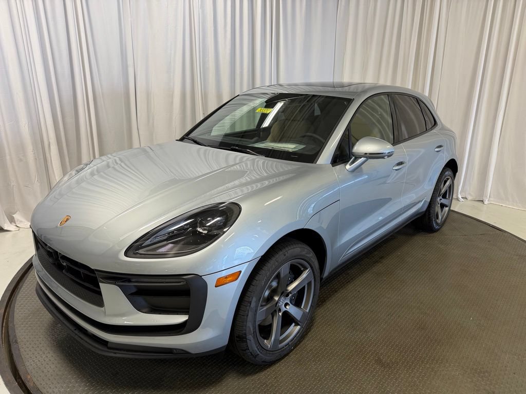 Certified 2026 Porsche Macan AWD/4WD image 36