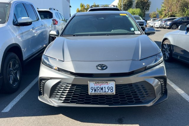 Used 2026 Toyota Camry SE w/ Convenience Package FWD image 3
