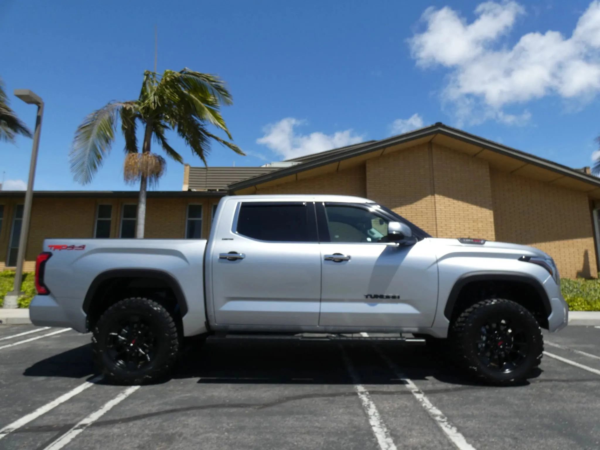 Used 2024 Toyota Tundra Limited w/ TRD Off-Road Package image 6