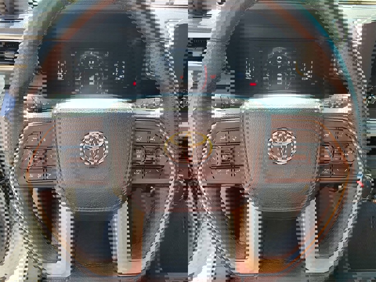 Used 2025 Toyota 4Runner SR5 image 17