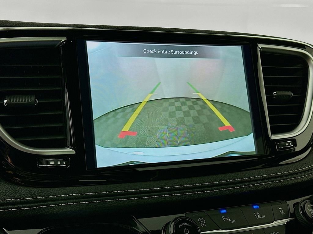 New 2026 Chrysler Pacifica Limited w/ Uconnect Theater Family Group image 17