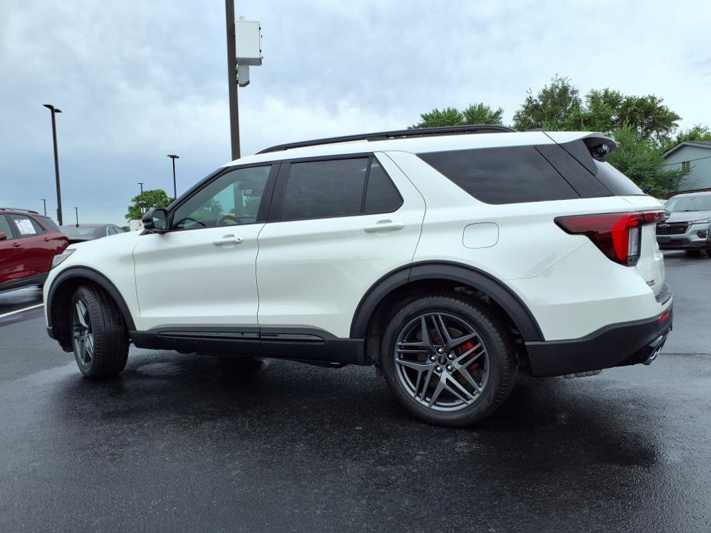 Used 2025 Ford Explorer ST image 35
