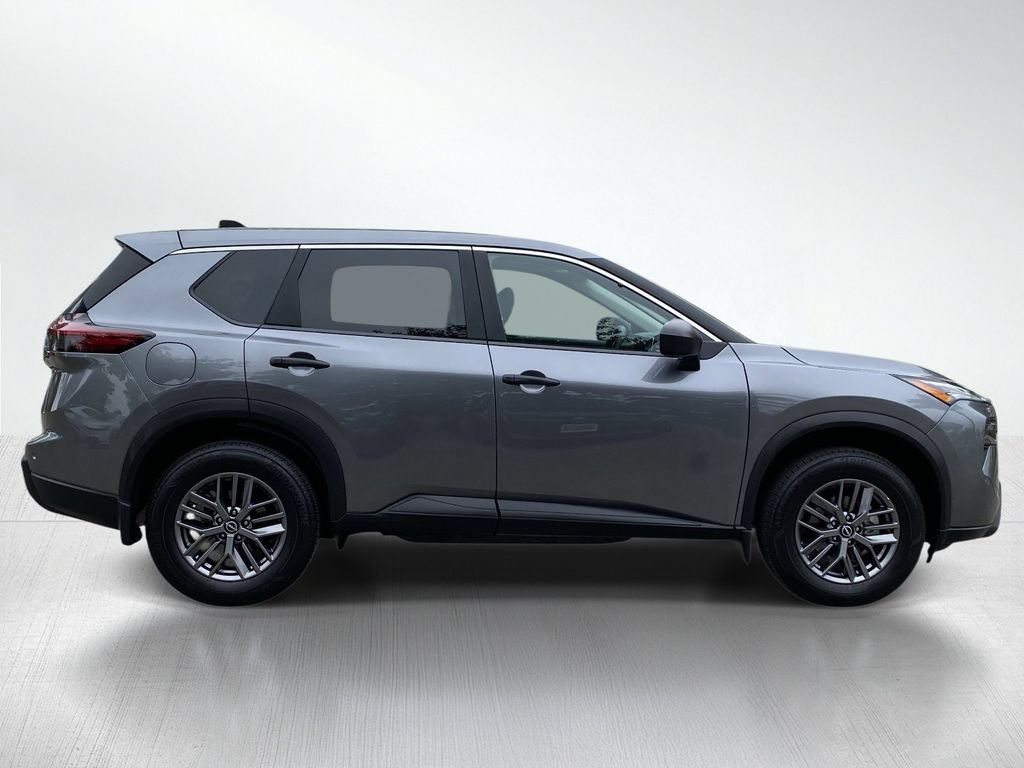 Used 2025 Nissan Rogue S FWD image 10