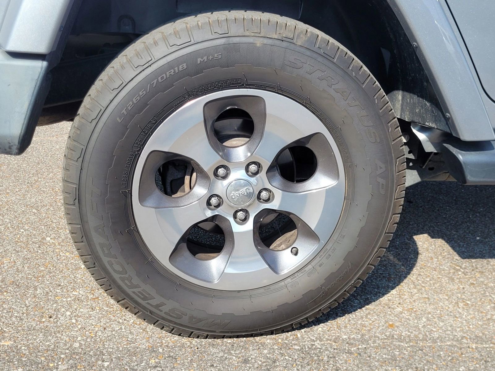 Used 2018 Jeep Wrangler Unlimited Sahara w/ Max Tow Package image 21