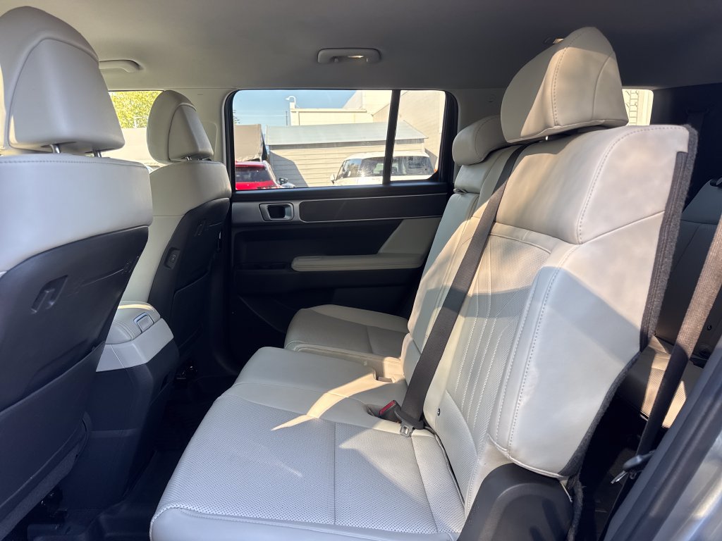 Used 2024 Hyundai Santa Fe SEL FWD image 11