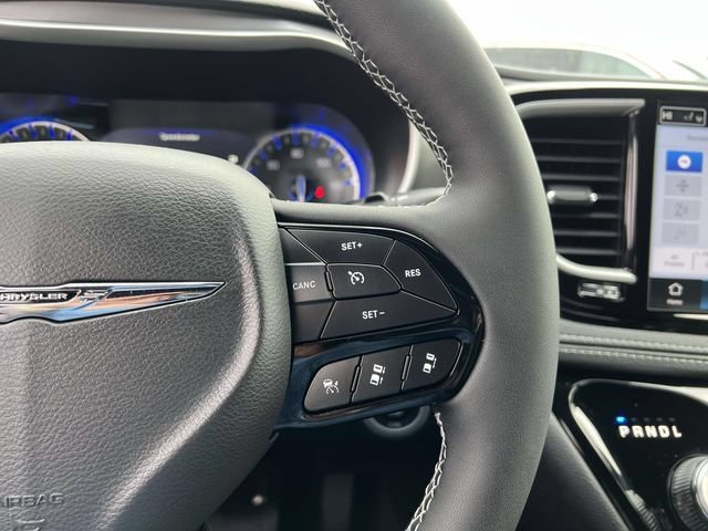 New 2026 Chrysler Pacifica Select w/ S Appearance Package AWD/4WD image 18