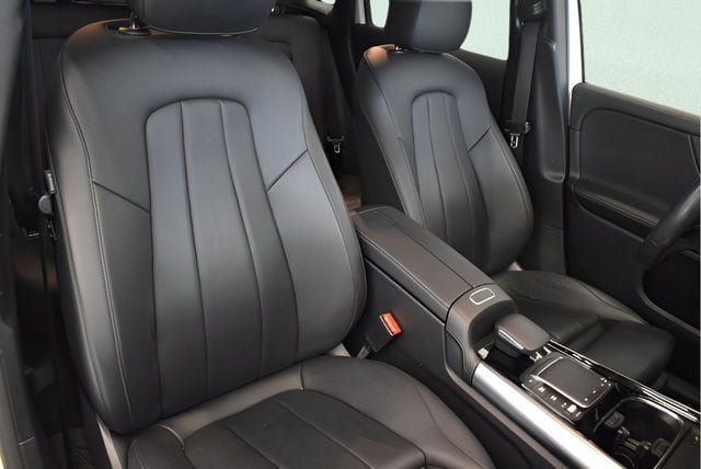 Used 2023 Mercedes-Benz GLA 250 4MATIC w/ Premium Package image 6