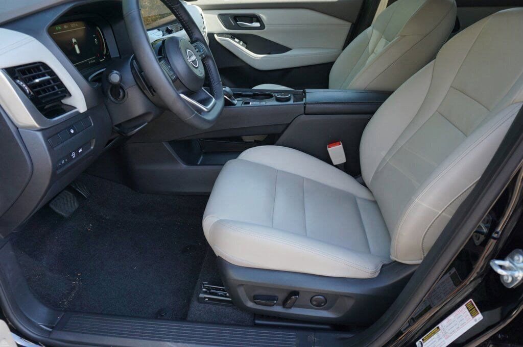 Certified 2024 Nissan Rogue SL image 33