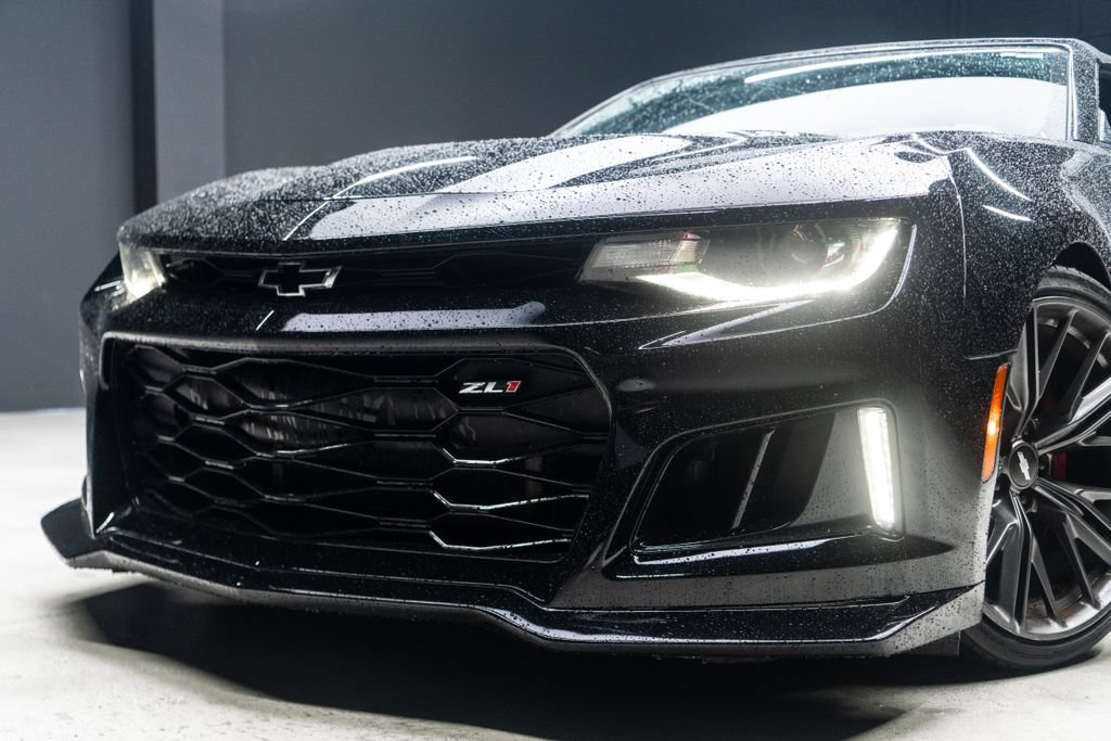 Used 2018 Chevrolet Camaro ZL1 RWD image 4