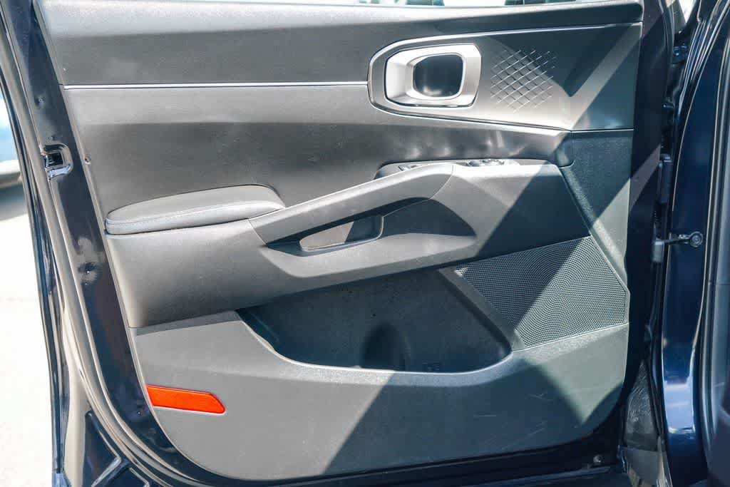 Certified 2023 Kia Sorento EX AWD/4WD image 17
