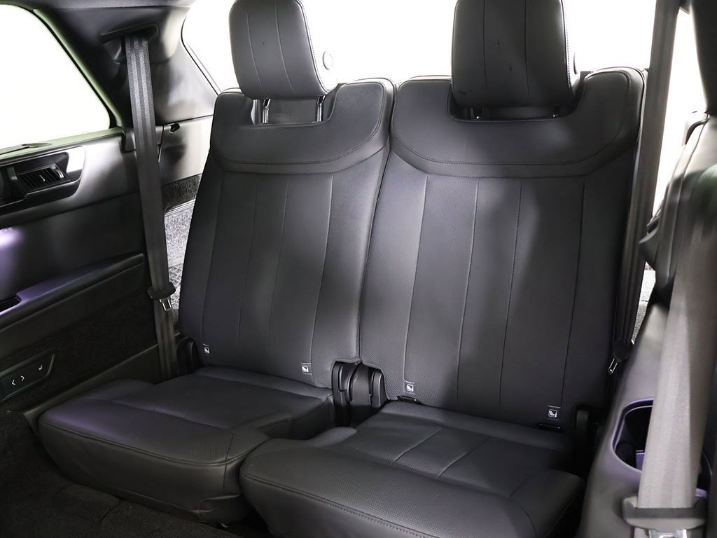 Used 2023 Land Rover Range Rover Long Wheelbase SE image 41