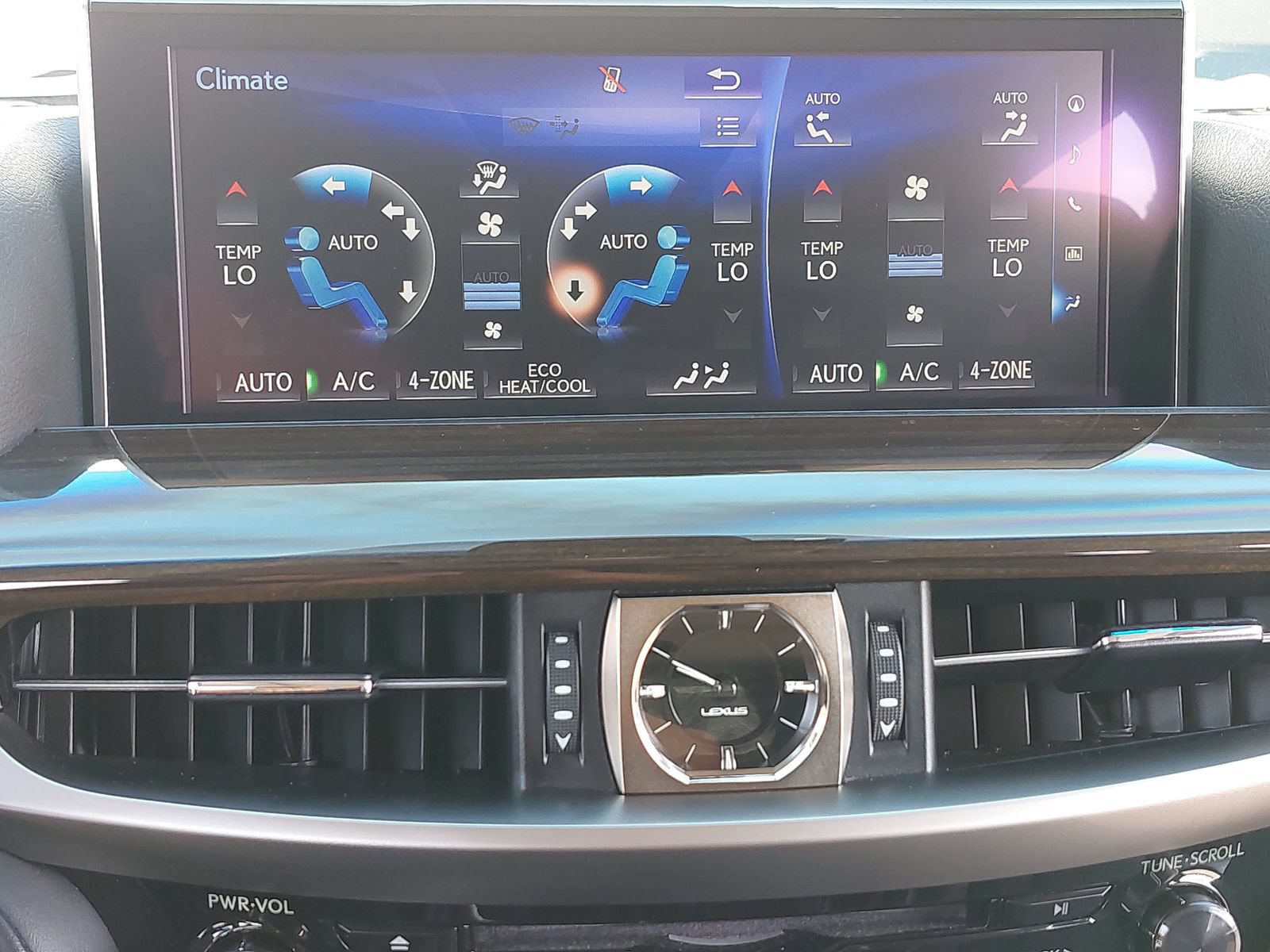 Used 2018 Lexus LX 570 4WD image 25