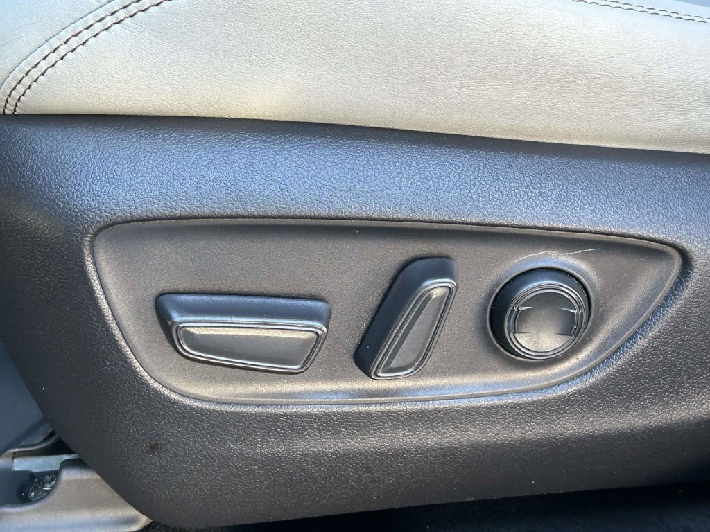 Used 2019 Toyota RAV4 XLE Premium FWD image 27