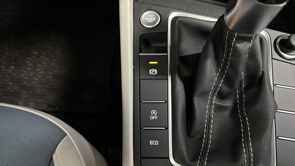 New 2026 Volkswagen Jetta SE FWD image 38