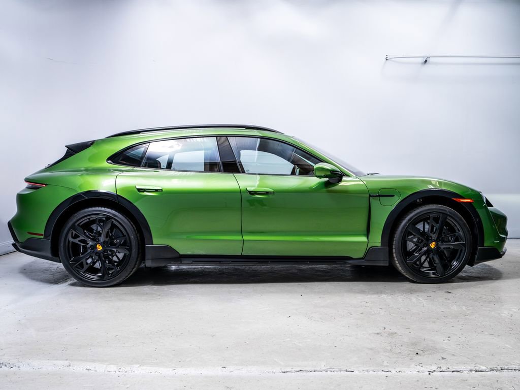 Used 2022 Porsche Taycan Turbo S image 8