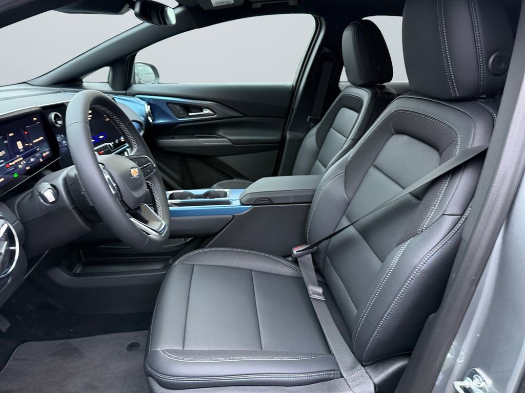 New 2026 Chevrolet Equinox EV LT image 9