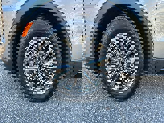 Used 2024 Cadillac XT4 Premium Luxury AWD/4WD image 10