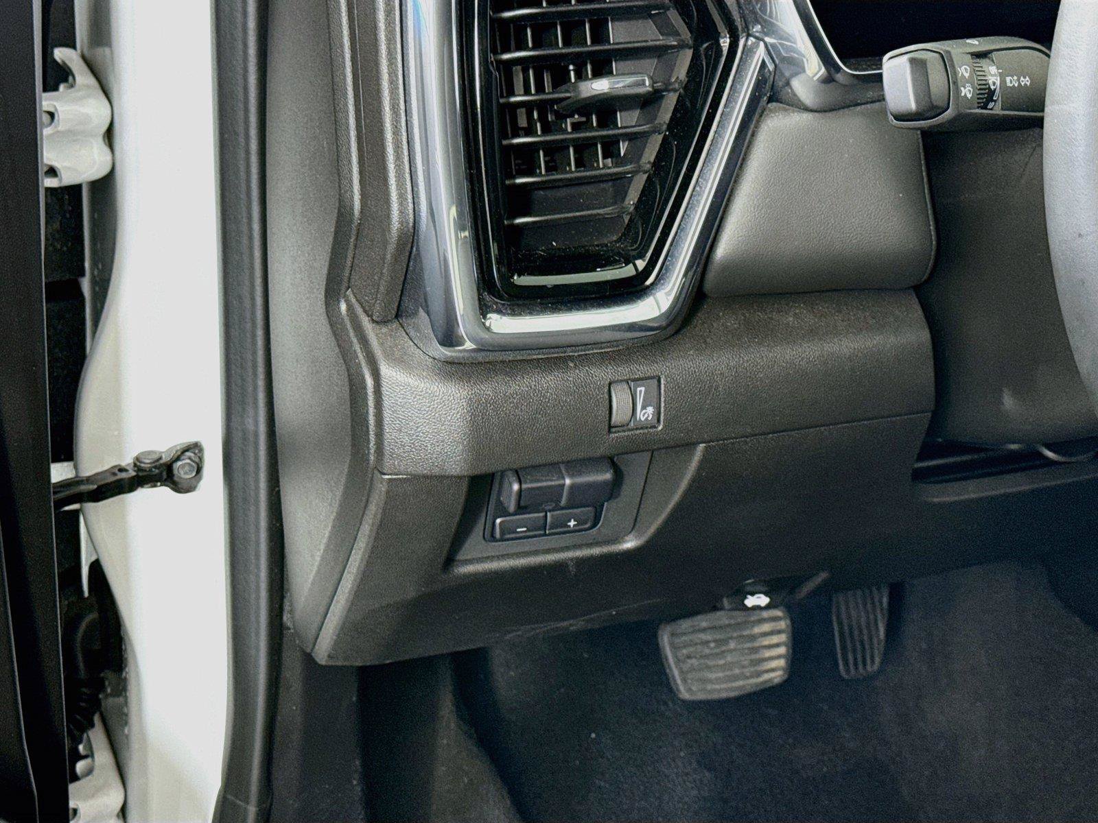 Used 2025 GMC Canyon Elevation w/ Convenience Package AWD/4WD image 4