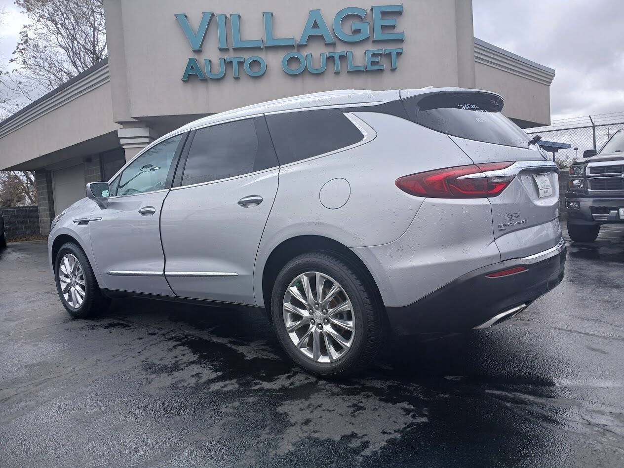 Used 2020 Buick Enclave Premium w/ Surround and Sites Package AWD/4WD image 5