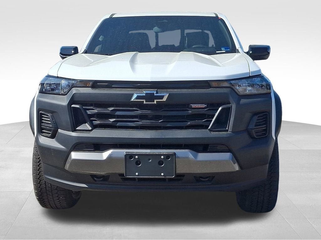 New 2026 Chevrolet Colorado Trail Boss w/ Midnight Edition AWD/4WD image 2