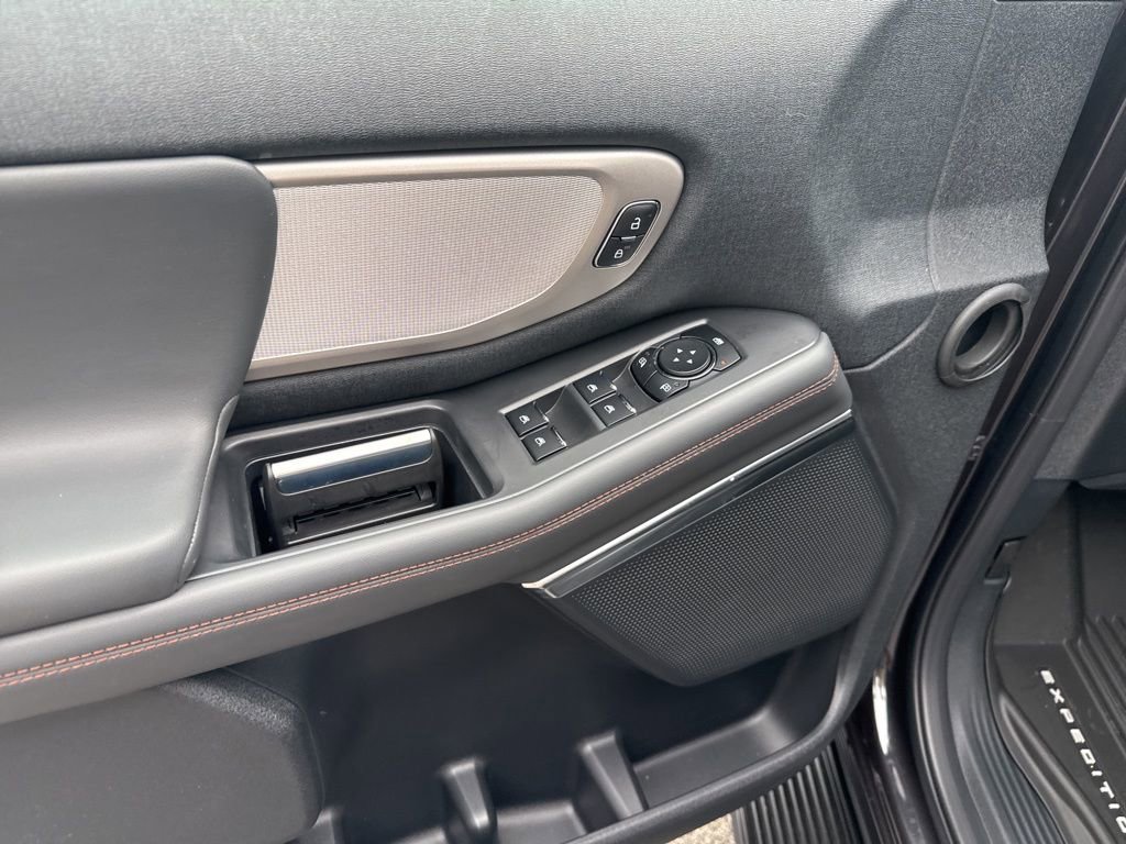 New 2025 Ford Expedition Max Active image 22