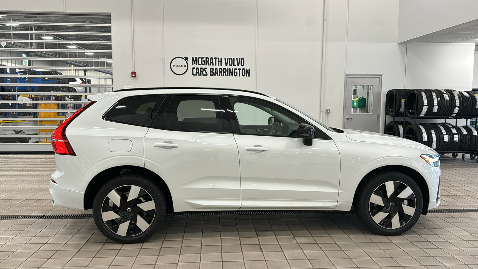 New 2024 Volvo XC60 T8 Plus w/ Protection Package Premier image 5