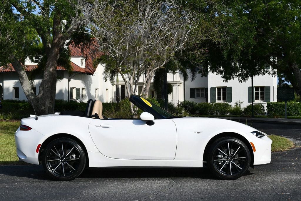 Used 2024 MAZDA MX-5 Miata Grand Touring RWD image 39