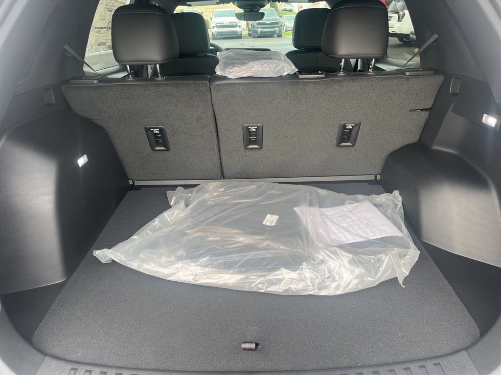 New 2026 Chevrolet Equinox LT w/ Convenience Package II FWD image 5