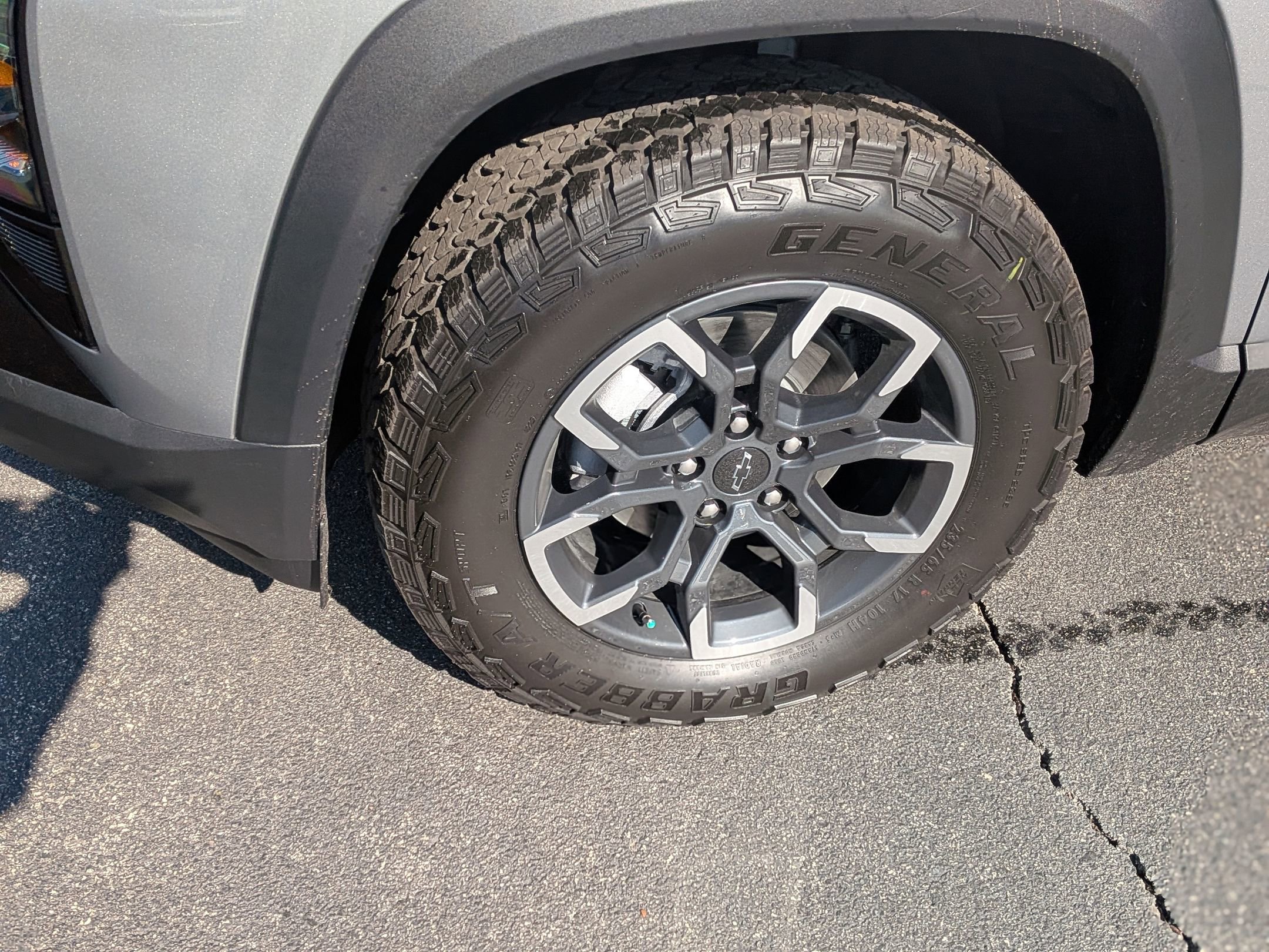 New 2026 Chevrolet Equinox ACTIV w/ Convenience Package III image 11