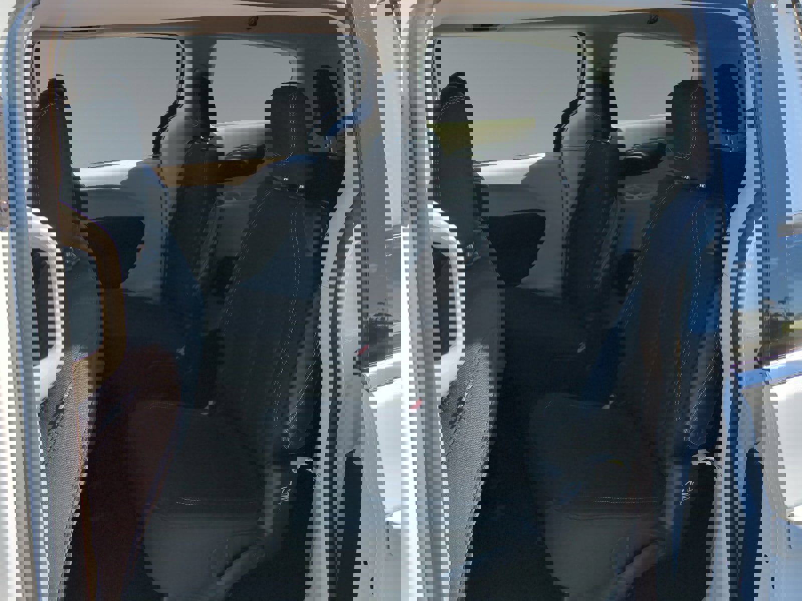 Used 2023 Chrysler Voyager LX image 13