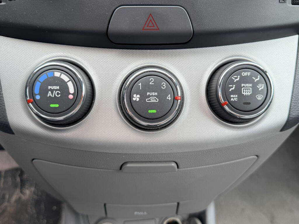 Used 2007 Hyundai Elantra GLS FWD image 16