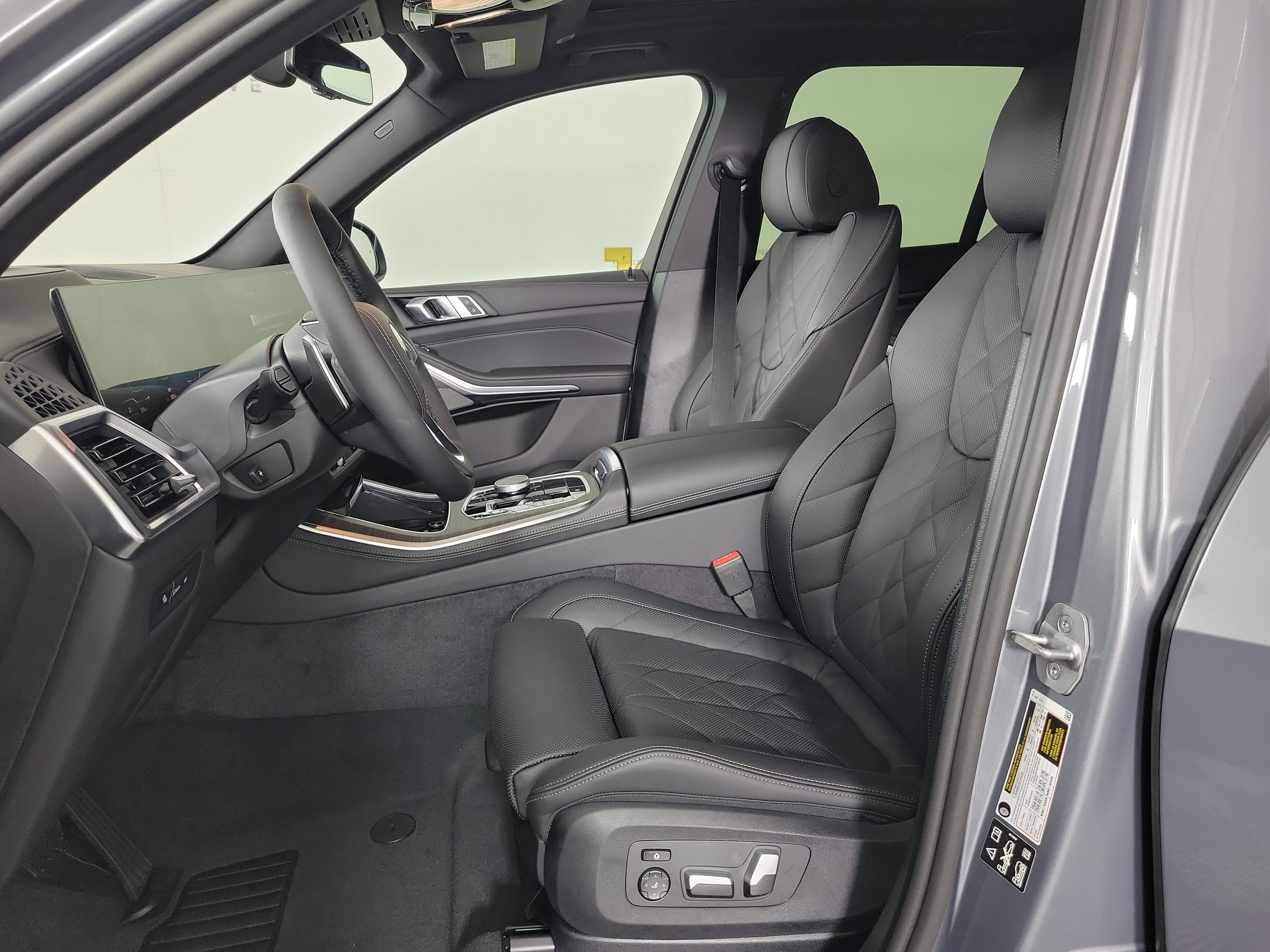 Used 2026 BMW X5 xDrive40i w/ Premium Package AWD/4WD image 9