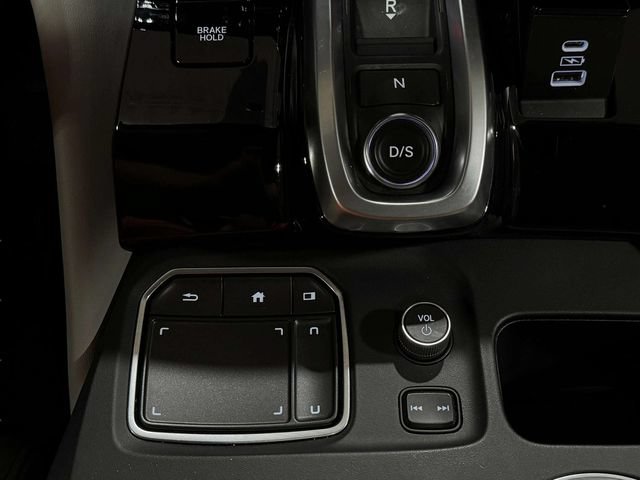 Used 2024 Acura MDX SH-AWD w/ Technology Package image 17