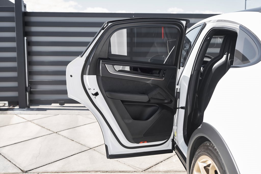 Used 2024 Porsche Cayenne Turbo GT image 29