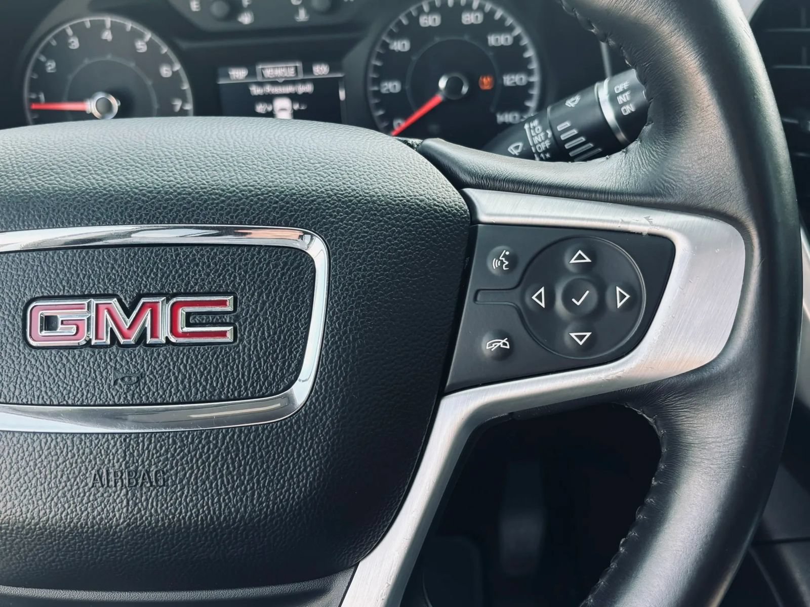 Used 2017 GMC Acadia SLE AWD/4WD image 26