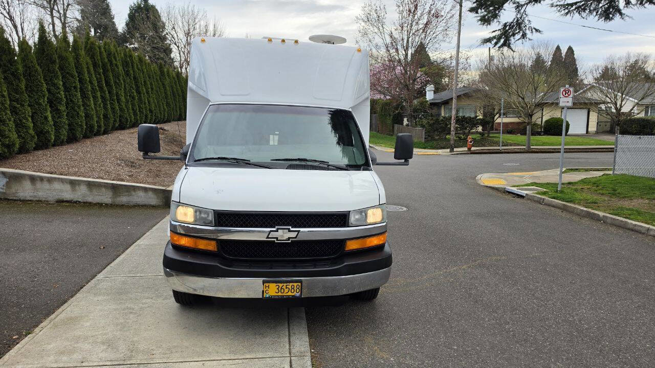 Used 2003 Chevrolet Express 3500 3500 2dr Commercial/Cutaway/Ch image 2