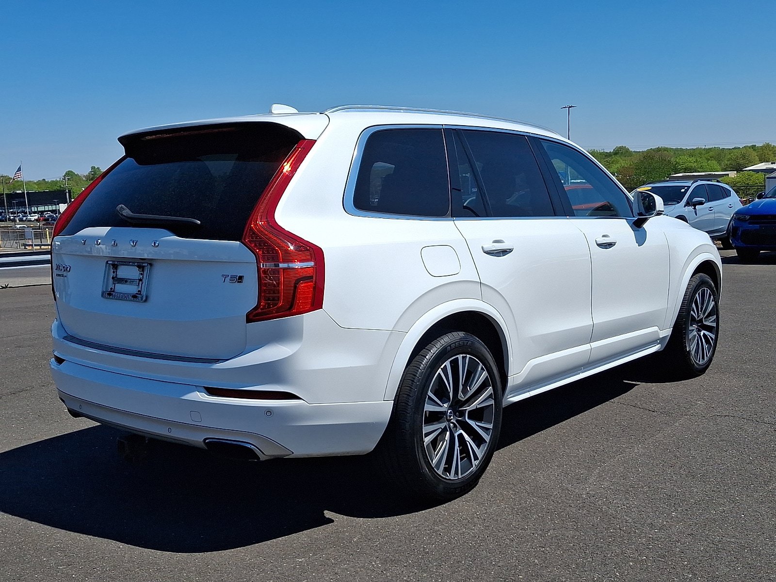 Used 2020 Volvo XC90 T5 Momentum AWD/4WD image 6