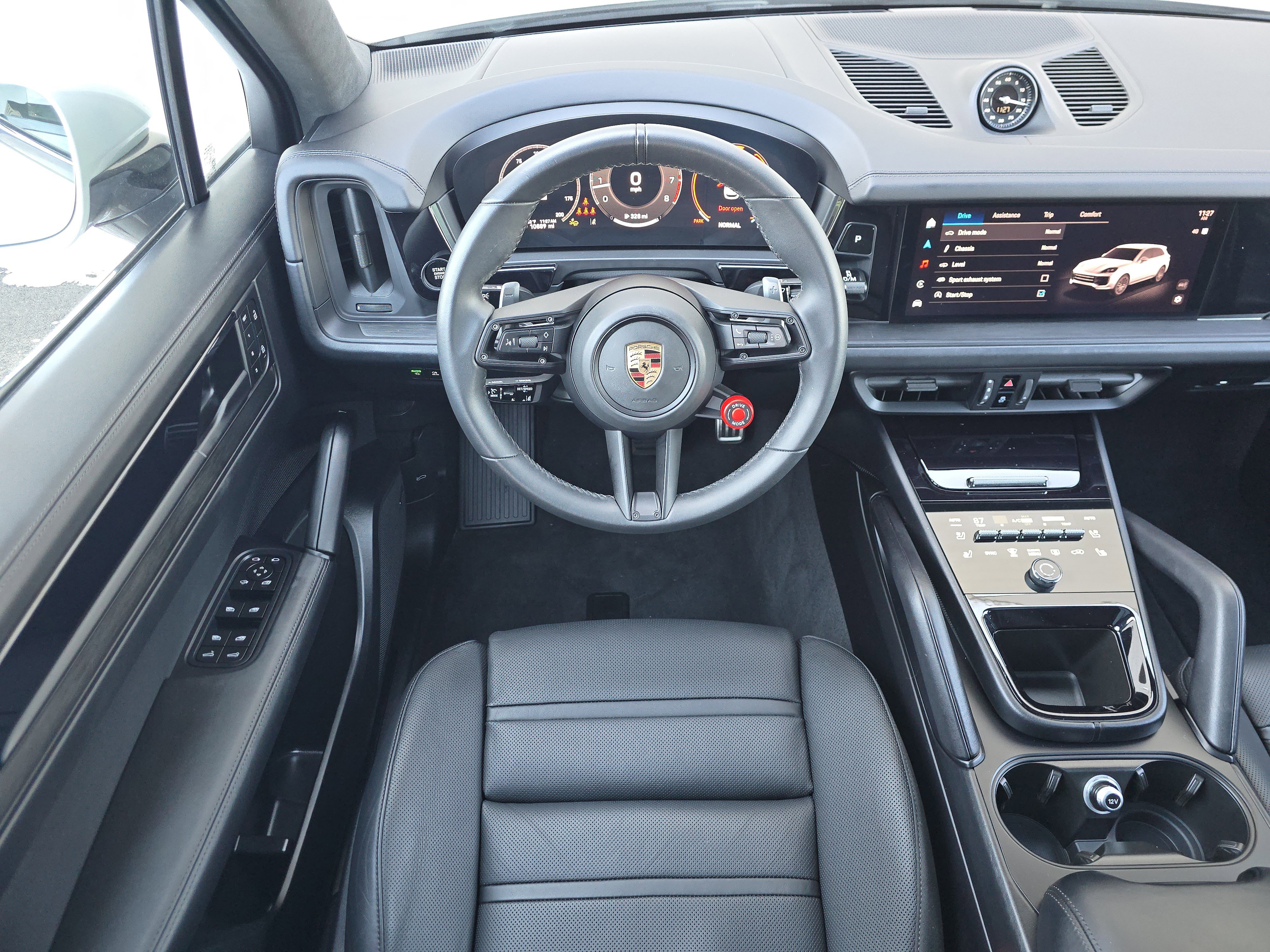 Certified 2025 Porsche Cayenne GTS image 17